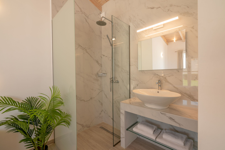 Bathroom 3, Gt Beach Hotel, Crete