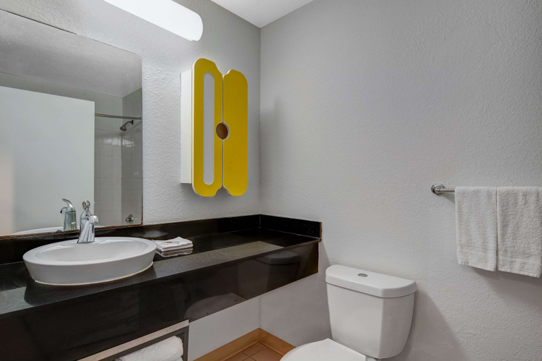 Bathroom 5, Motel 6 Roswell, GA - Atlanta, Fulton