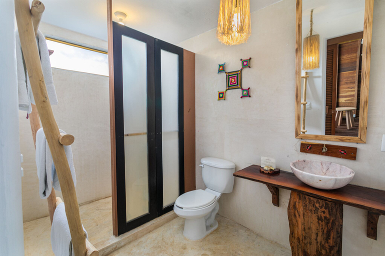 Bathroom 3, エンバハダ ユニバーサル, Othón P. Blanco