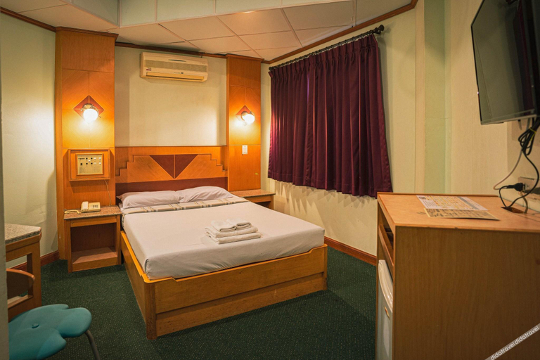 Bedroom 3, Sri Betong Hotel, Batong