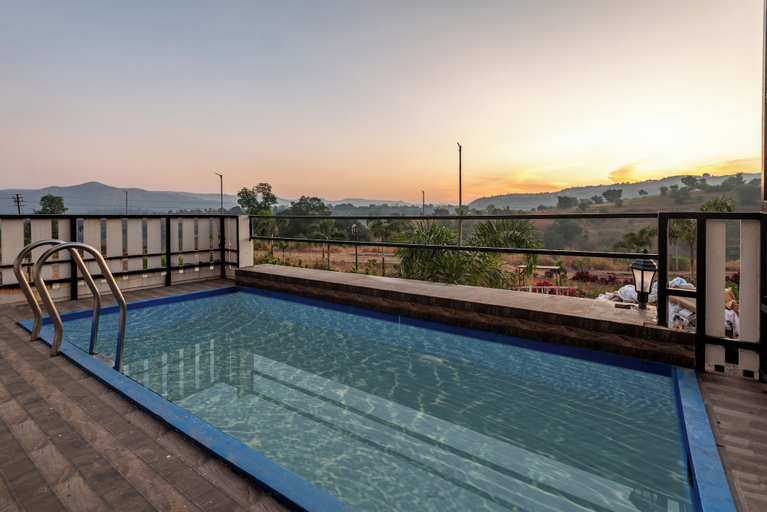 Pool 3, ELIVAAS White House 7BHK Villa, Nashik