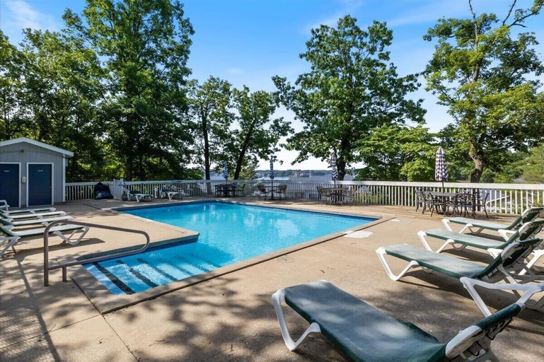 Pool 4, Main Channel View, Playground, no Steps Enrty, Camden