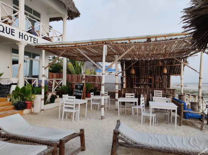 Food & Drinks 4, Mrembo Bay Hotel, Kusini