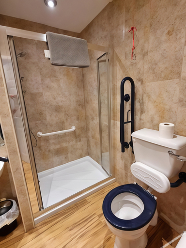 Bathroom 2, Granada Apartments Berkeley, Blackpool