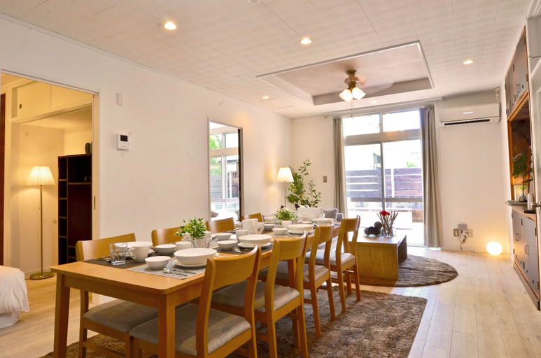 Food & Drinks 4, Purple House, Chatan