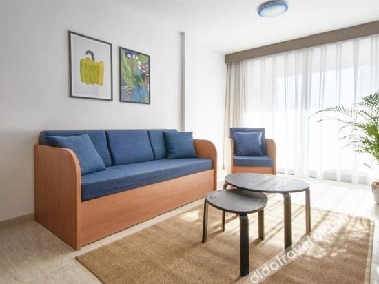 Others 2, Beatrix 2000 - Caliu apartments, Barcelona