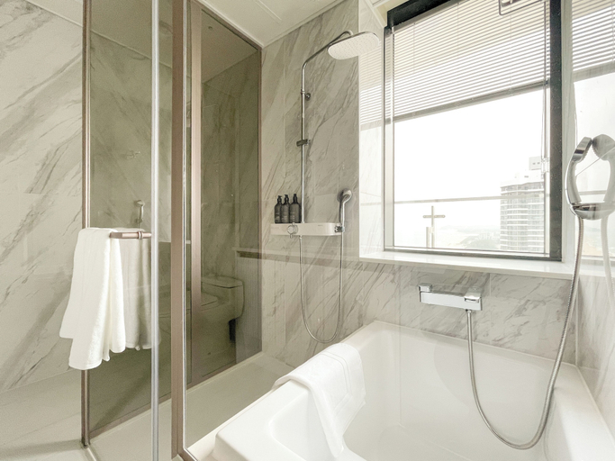 Bathroom 2, Plott The Gak Yangyang, Yangyang