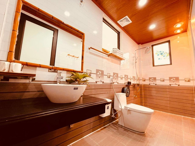 Bathroom 3, Ninh Binh Royal Homestay, Hoa Lư