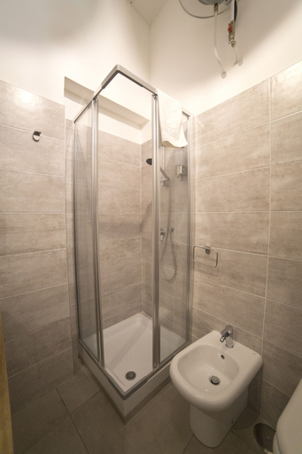 Bathroom 5, Plebiscitum 2.0, Napoli