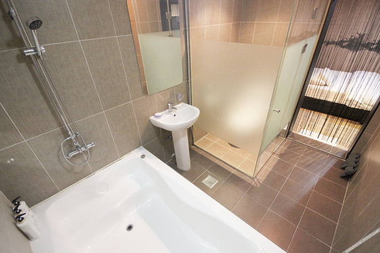 Bathroom 3, Suwon Tree, Suwon