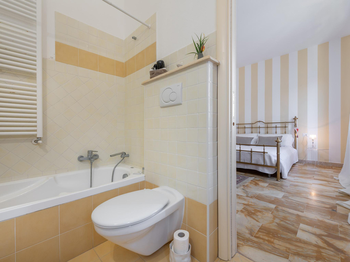 Bathroom 4, Villa Iole Apartment, Carbonia-Iglesias