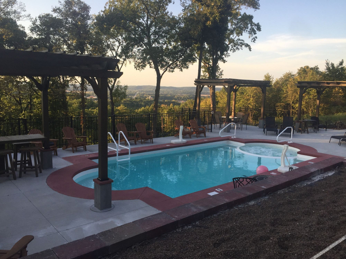 Sport & Beauty 2, Up up and Away Lodging, Gasconade