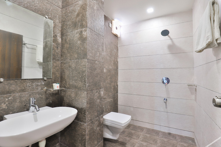 Bathroom, Hotel Kruti, Gir Somnath