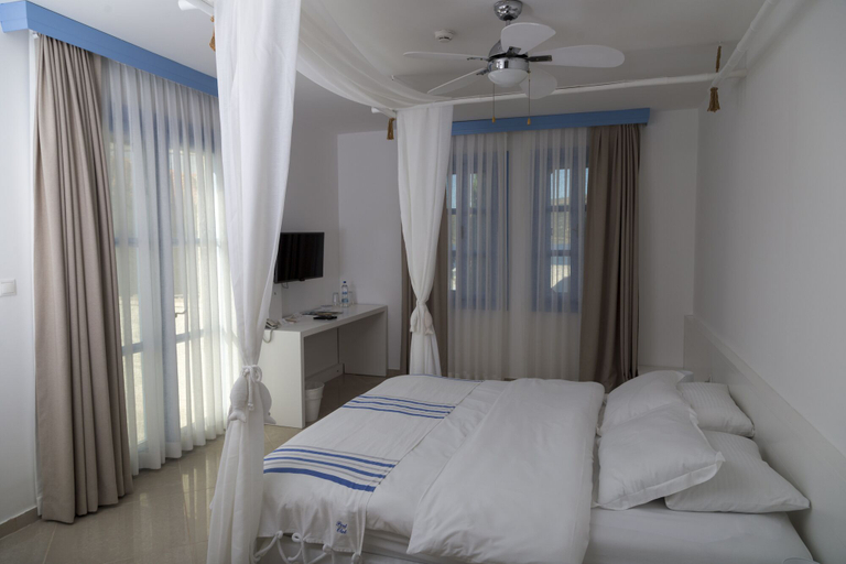 Bedroom 3, Port Alacati Hotel, Çeşme