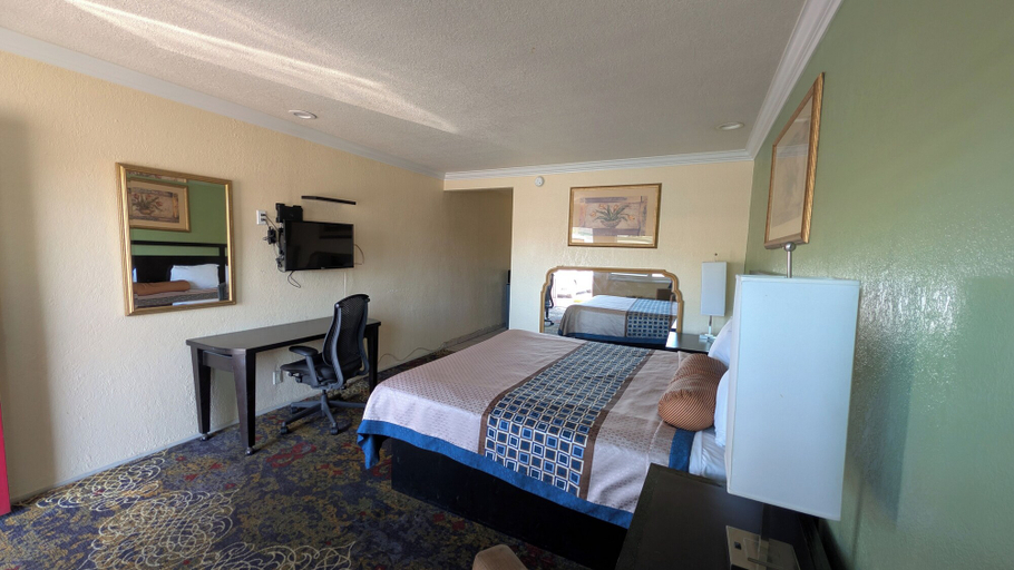 Bedroom 2, Cloud 9 Motel Cypress Buena Park, Orange