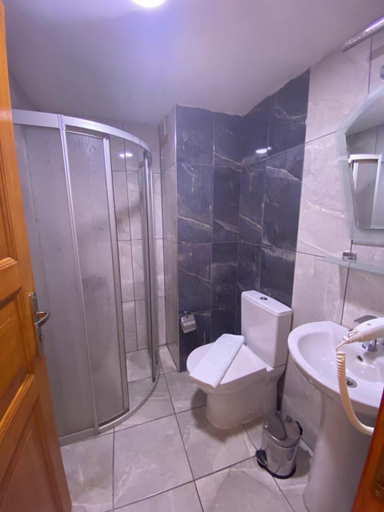 Bathroom 5, New Cherry Hotel, Fatih