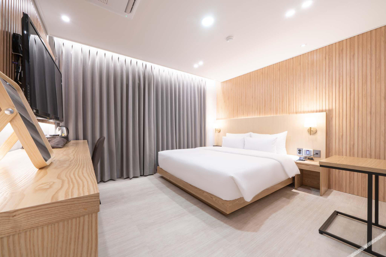 Bedroom 3, Busan Suyeong Hotel River, Suyeong