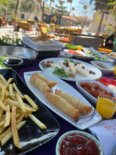 Food & Drinks 4, ソシエテ オテル アラチャトゥ, Çeşme