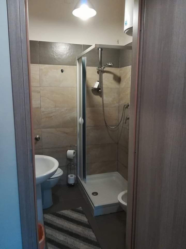 Bathroom, Bed and Fly, Napoli
