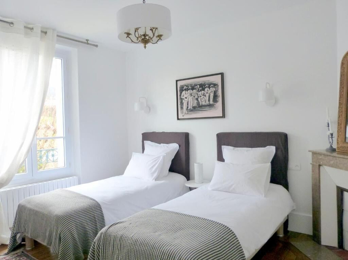 Bedroom 2, VillaBona, Essonne