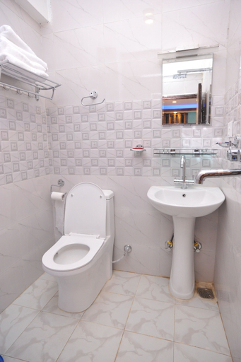 Bathroom 4, Hotel Aarati, Bagmati