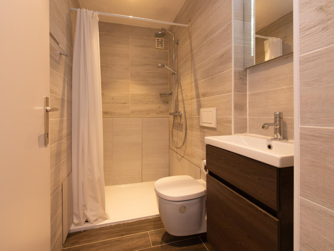Bathroom 2, Apartment in Middelkerke with Sea View, West-Vlaanderen