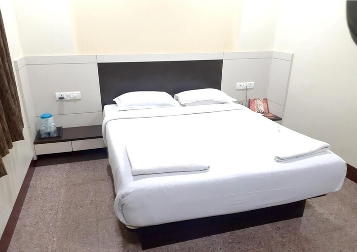 Bedroom 3, Hotel Adarsha Palace, Belgaum