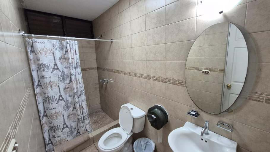 Bathroom 2, Hotel la ermita, ZONA 1