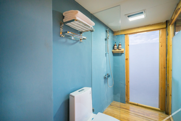 Bathroom 3, Ningyi Wuhu Tashi Dele Homestay, Lijiang