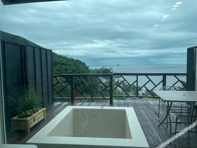 Others, Namhae Badangdurum, Namhae