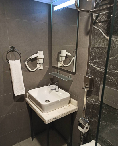 Bathroom 5, Cadde Suite Bakirkoy, Bakırköy