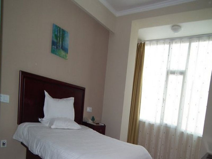 Bedroom 5, GreenTree Inn Lu Yi County Zi Qi Avenue Branch, Zhoukou