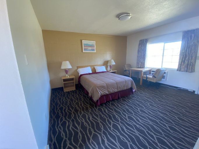 Bedroom 4, Budget Inn Motel, Marion