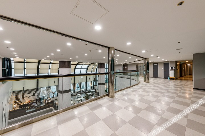 Others 4, Hotel Marine, Pohang