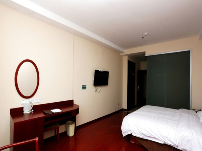 Bedroom 3, GreenTree Inn JiangSu NanJing South Railway Station South Square Express Hotel, Nanjing