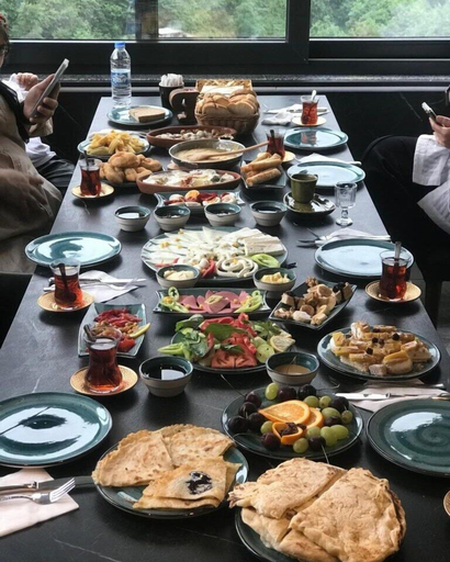 Others 5, Pafuli Bungalov, Merkez