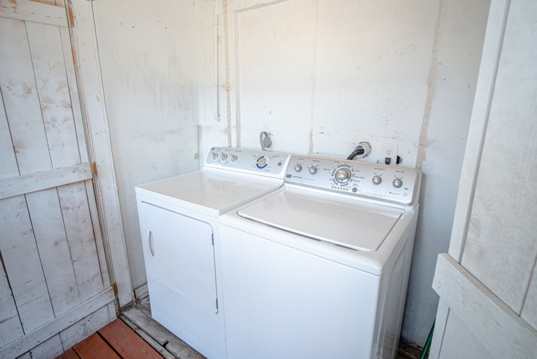 Bathroom 5, 3 BR 1 BA Remodeled Home Near Downtown, Bexar