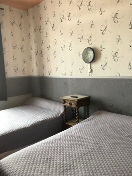 Others 3, Hotel de la Gare, Somme