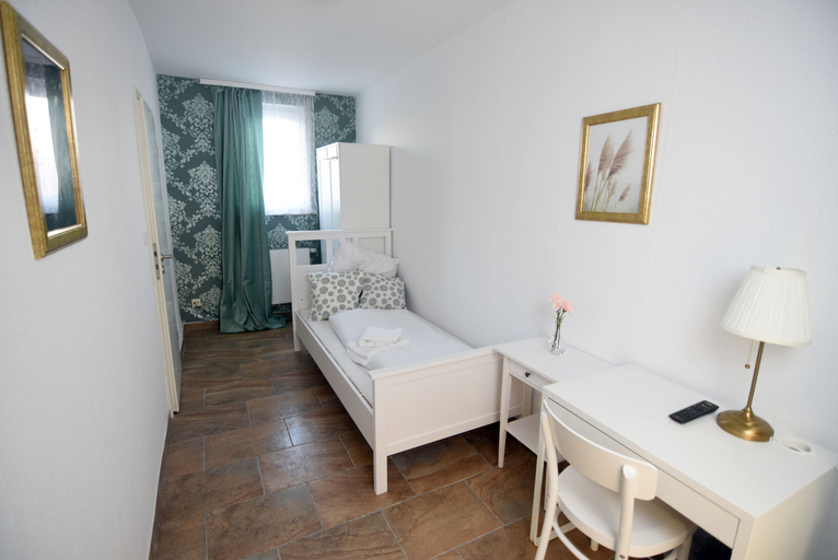 Others 5, Hotel Ena, Region Hannover