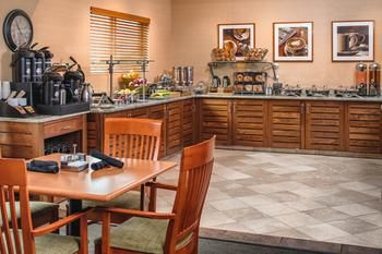 Food & Drinks 2, DoubleTree by Hilton Portland - Beaverton, Washington
