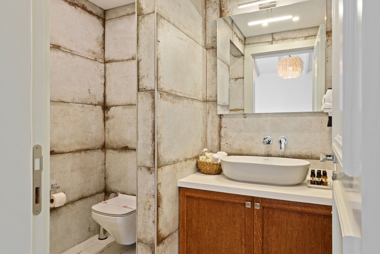 Bathroom 5, Rhodium Hotel, Çeşme
