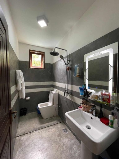 Bathroom 3, villa meleena, Habaraduwa