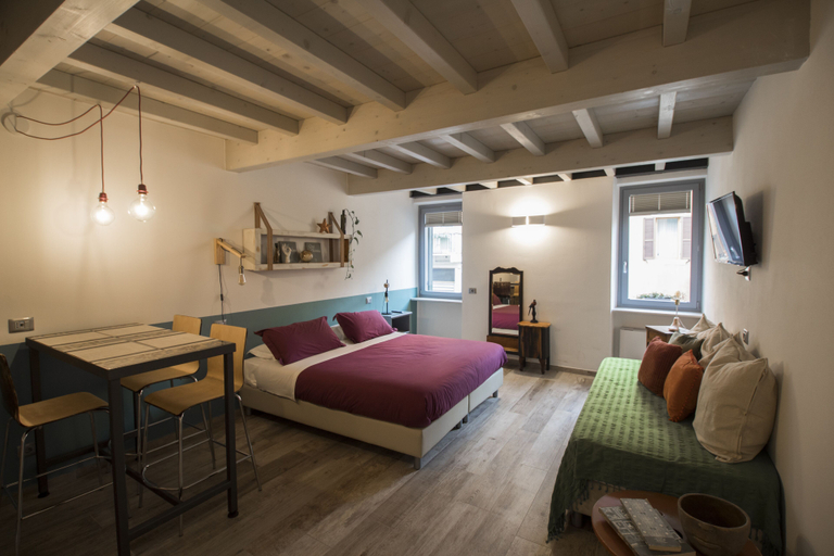 Bedroom 2, Casa Santa Marta, Verona