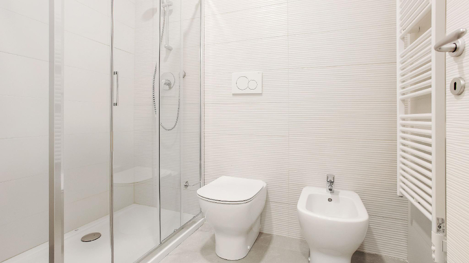 Bathroom 3, Italianway-Bergonzoli Place, Milano