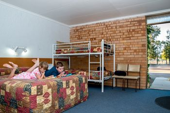 Guestroom 5, Abajaz Motor Inn, Longreach