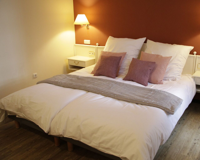 Others 5, Z&B Hotel, Trier