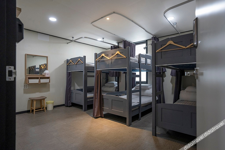 6床女性宿舍间的1个床位, Toda Guesthouse, Jeju