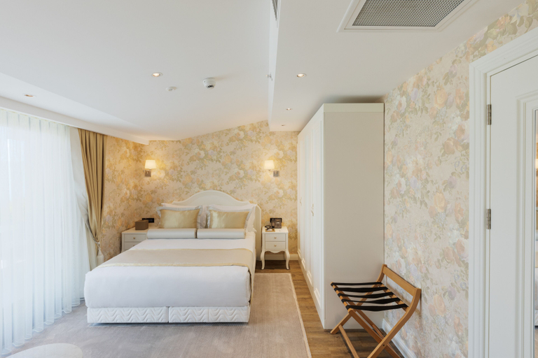 Bedroom 4, Hallmark Hotel & Spa, Şişli
