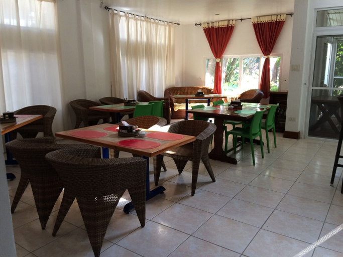 Food & Drinks, Pinjalo Resort, Malay