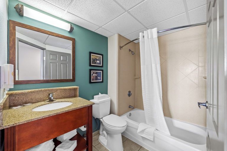 Bathroom 4, MainStay Suites Foxboro – Mansfield, Foxborough